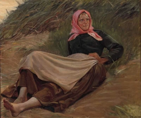 砂丘に座る笑顔の漁師の娘