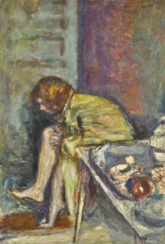 Nuori nainen istuu noin 1915