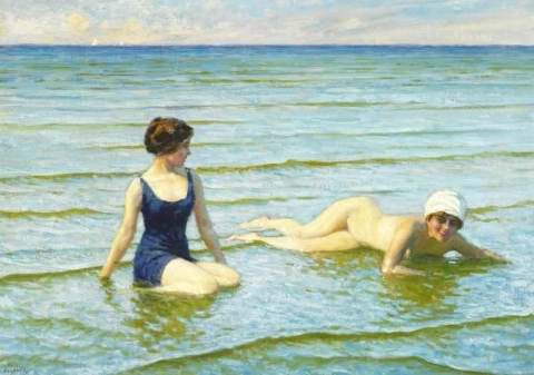Två unga kvinnor som badar