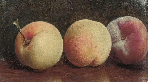 Drei Pfirsiche auf einem braunen Tisch, ca. 1913