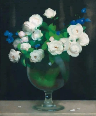 Rosas brancas em um vaso