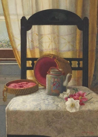 室内の椅子に置かれたカントンのティーポット 1883 年