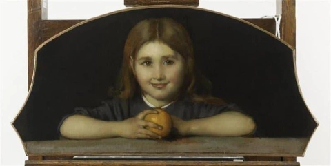 Pieni tyttö, jolla on appelsiini kädessään