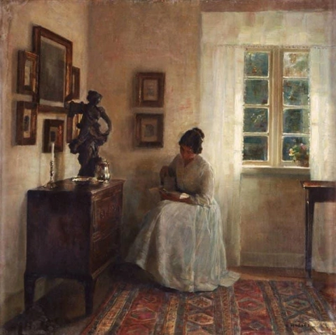 Interior con una señora lectora.