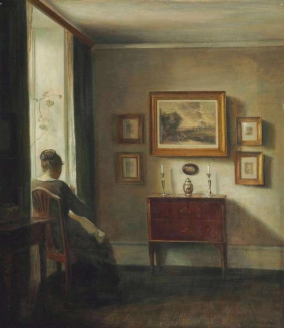Innenraum mit der Frau des Künstlers, die an einem Fenster näht