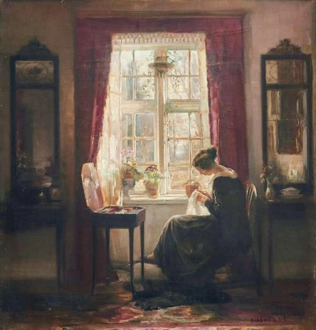 De vrouw van de kunstenaar zit bij een raam met haar naaldwerk