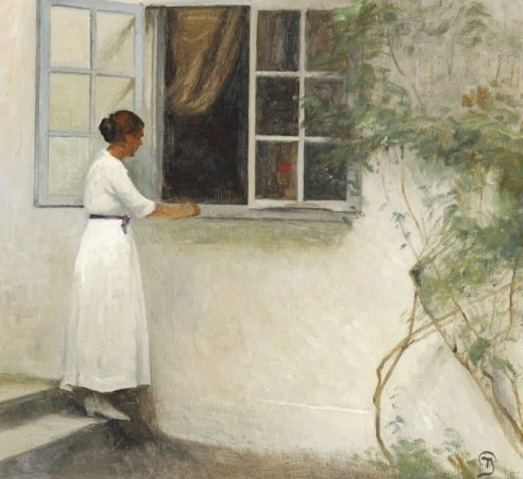 開いた窓のそばで白いサマードレスを着ている女性 Liselund