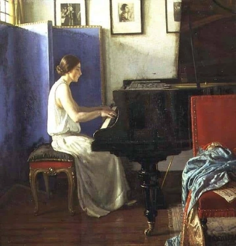 سيدة على البيانو
