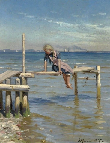 En jente på en liten brygge nær Helleb K. I bakgrunnen Sverige 1892