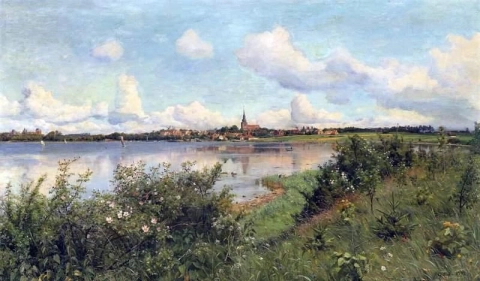Uitzicht op de stad Nysted en het kasteel van Alholm. Op de voorgrond Rozenstruiken 1905