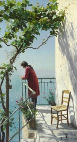 红衣的年轻女子站在藤蔓阴影下的阳光明媚的阳台上
