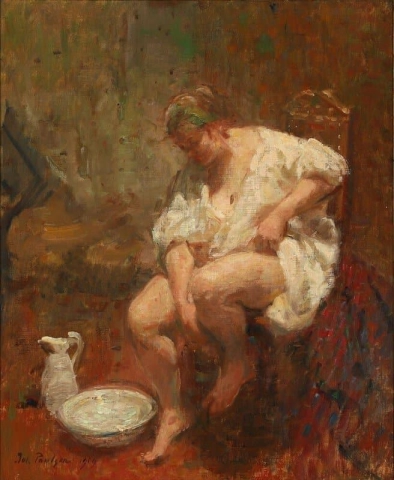 Interior con una modelo lavándose los pies 1919