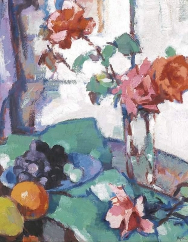 Натюрморт с розами и зеленой скатертью 1920
