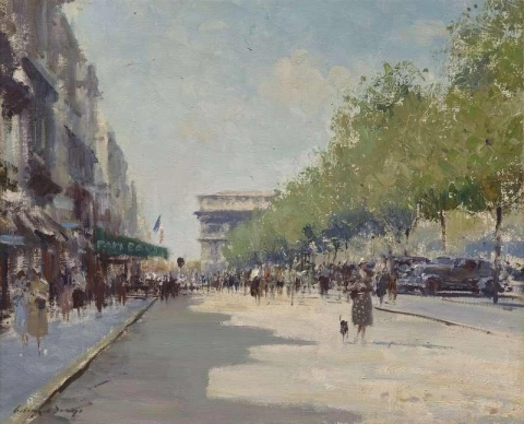 Gli Champs Elysee guardando verso l'Arco di Trionfo