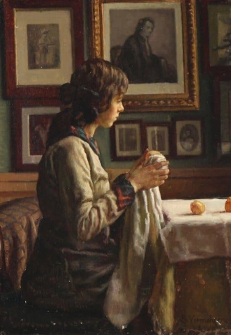 Interior con una niña puliendo manzanas.