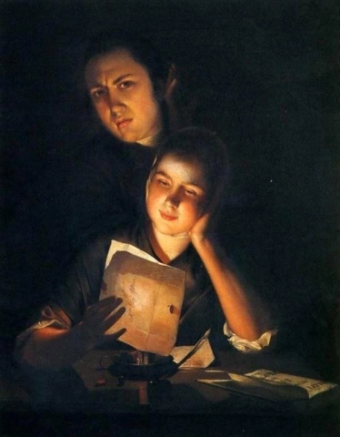 En jente leser et brev ved levende lys med en ung mann som titter over skulderen hennes 1760-62