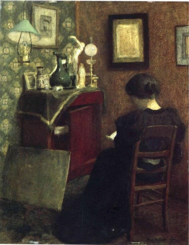 женщина читает