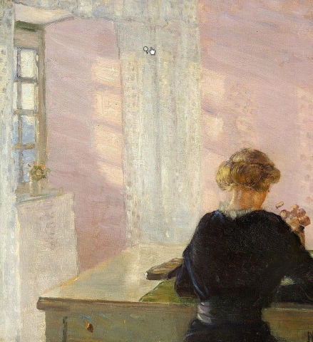 Innenraum mit einer lesenden Frau an einem sonnigen Tag, ca. 1915
